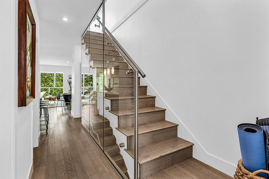 627 Victoria Drive Vancouver, BC - 18