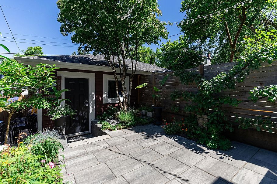 1865 E 7th Avenue Vancouver, BC - 18