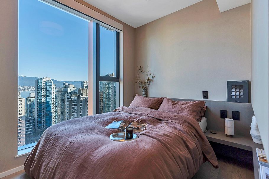 2204 1482 Robson Street Vancouver, BC - 4