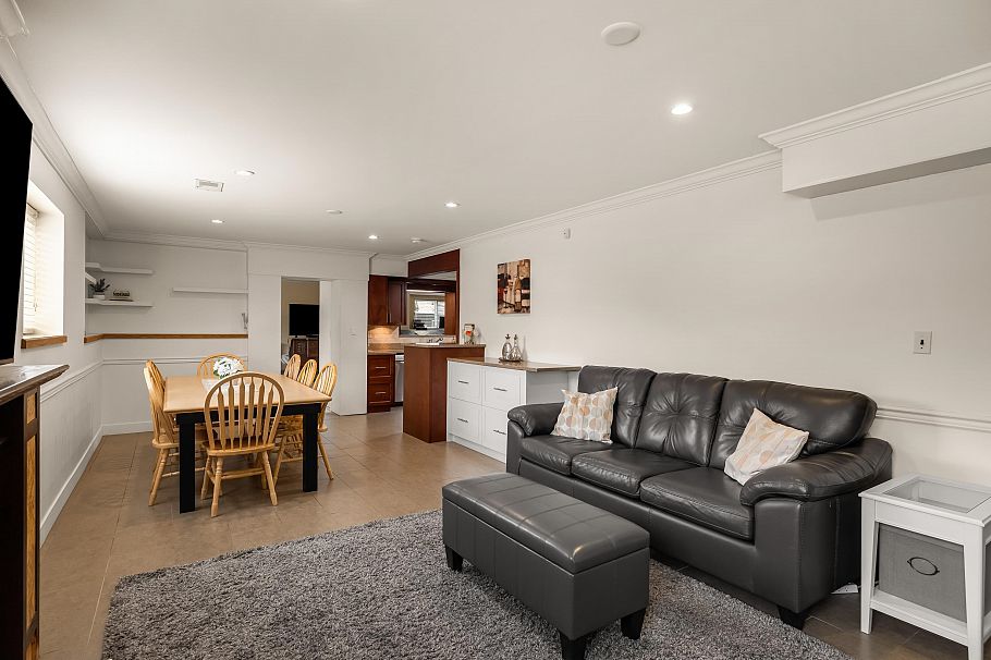 2515 E 45th Avenue Vancouver, BC - 18