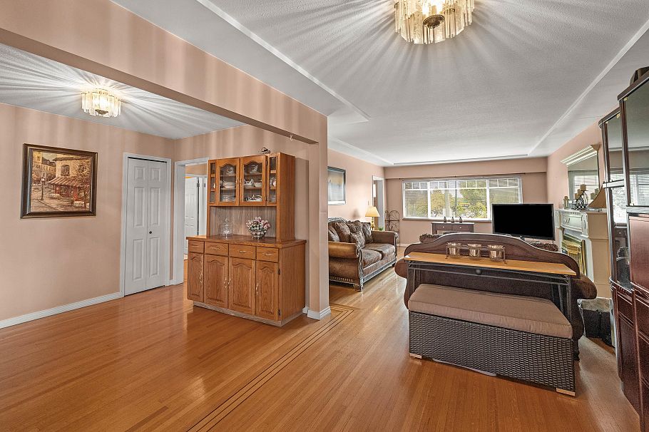 2515 E 45th Avenue Vancouver, BC - 7