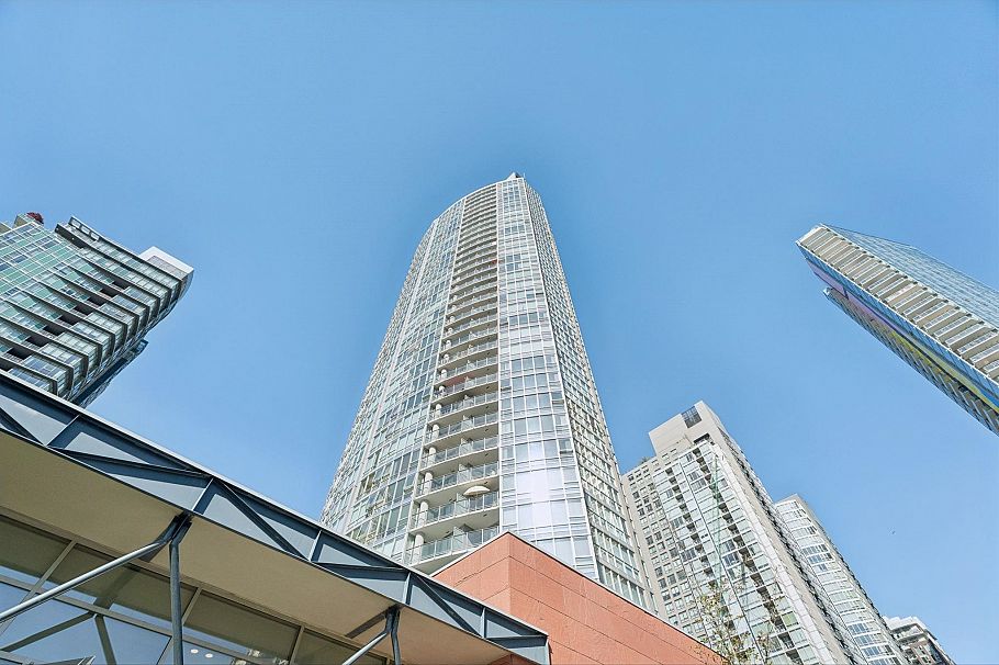 908 1408 Strathmore Mews Vancouver, BC - 2