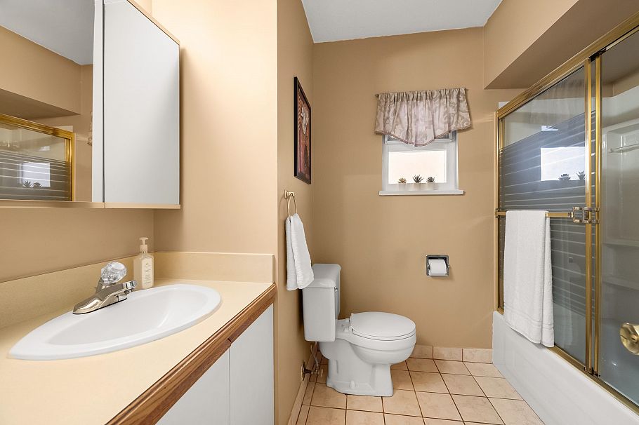 2515 E 45th Avenue Vancouver, BC - 16