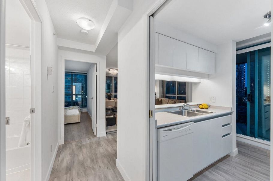 1506 1238 Melville Street Vancouver, BC - 17
