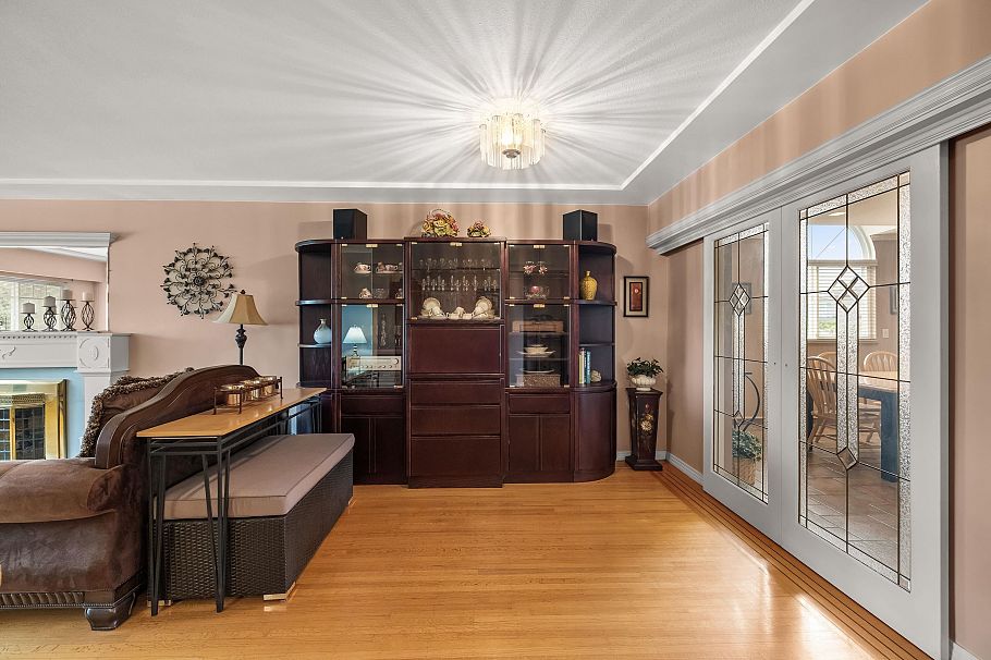 2515 E 45th Avenue Vancouver, BC - 6