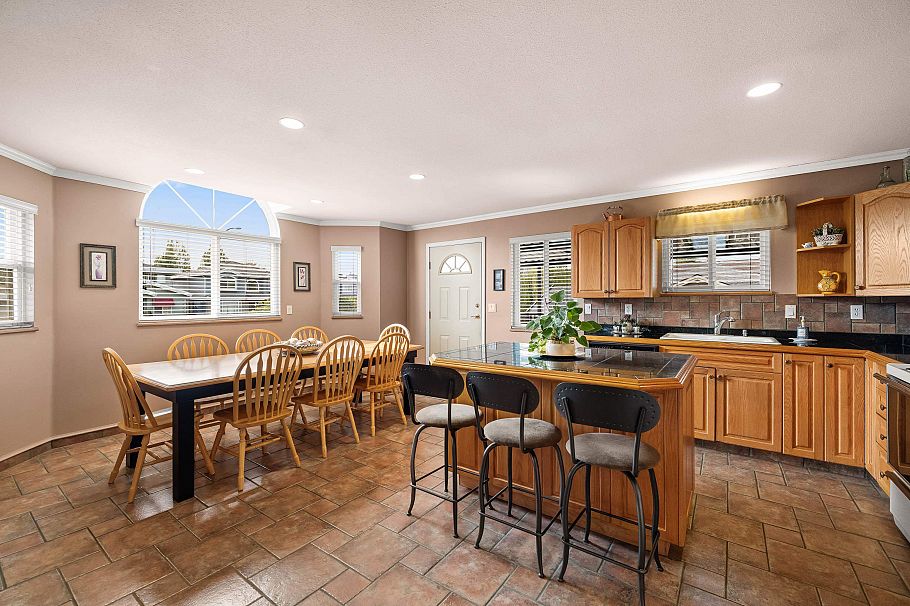 2515 E 45th Avenue Vancouver, BC - 10