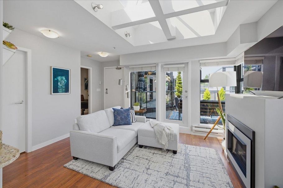 401 3673 W 11th Avenue Vancouver, BC - 5