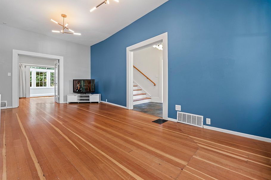 2656 W 3rd Avenue Vancouver, BC - 9