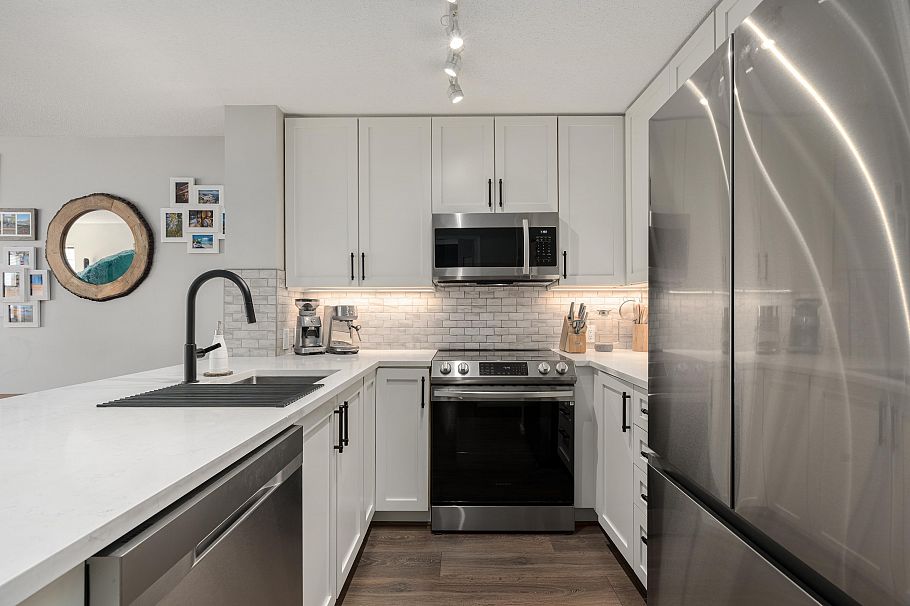 305 124 W 3rd Street North Vancouver, BC - 14