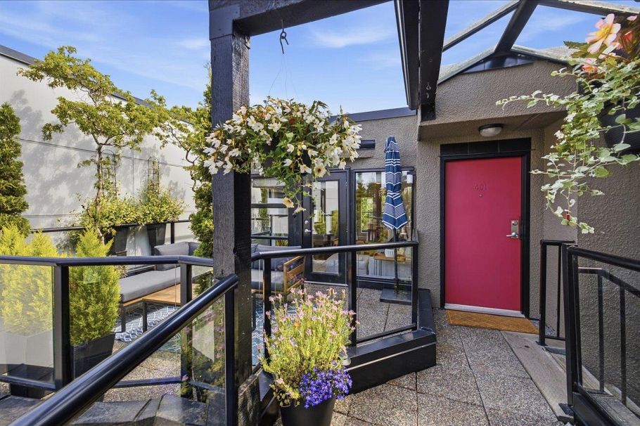 401 3673 W 11th Avenue Vancouver, BC - 2