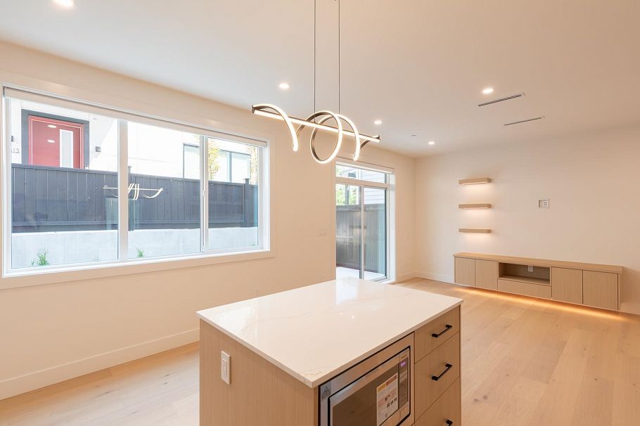2 3615 Turner Street Vancouver, BC - 10