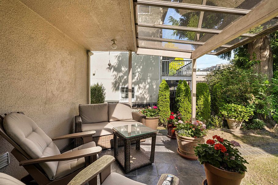 696 W 27th Avenue Vancouver, BC - 28