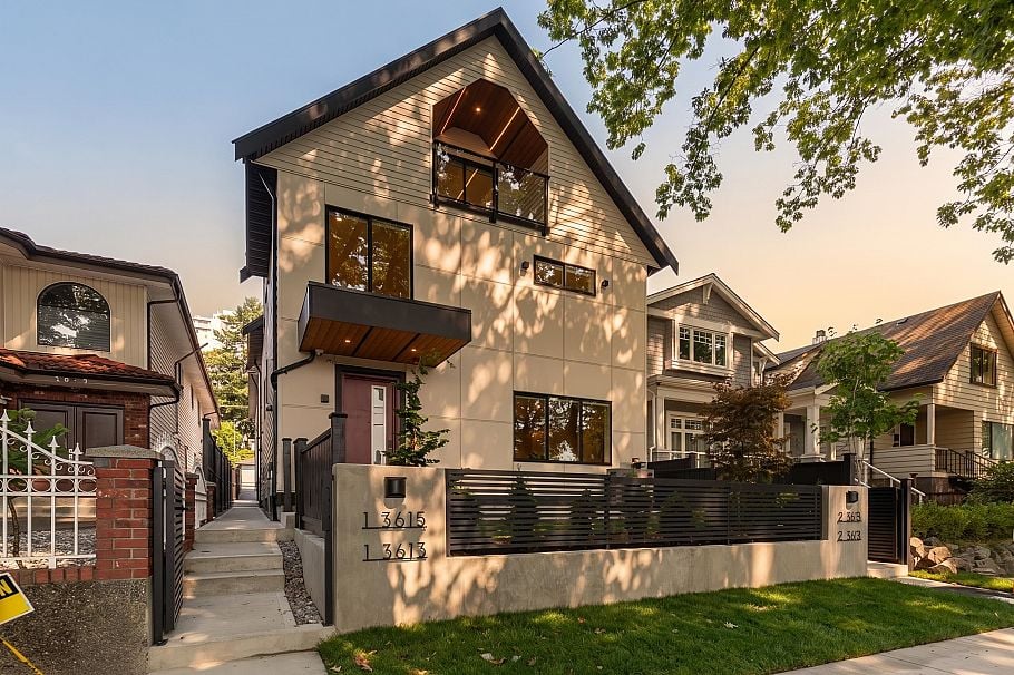 1 3615 Turner Street Vancouver, BC - 1