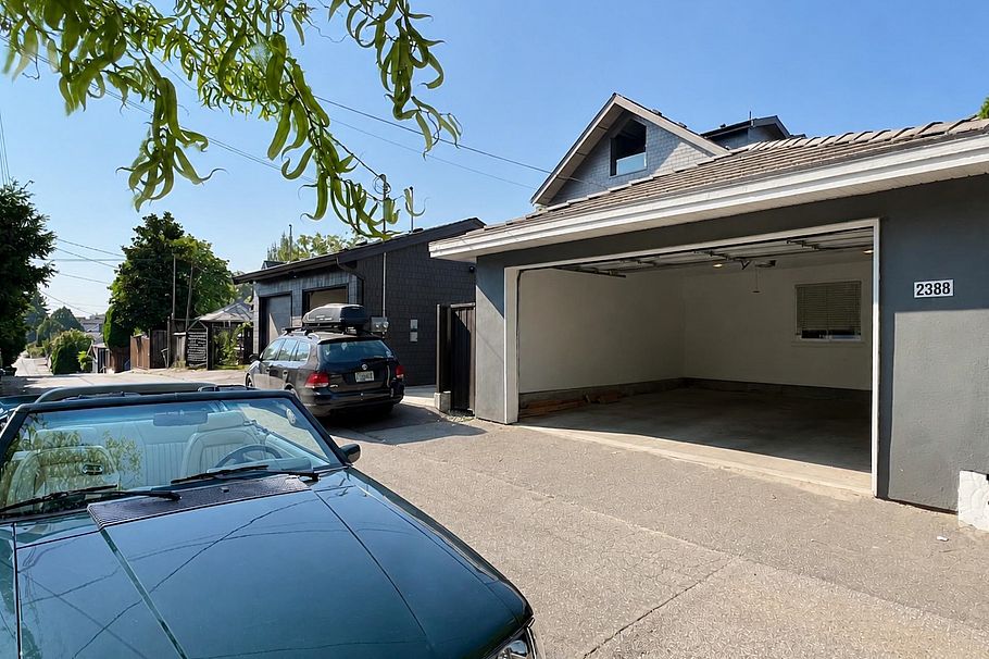 2388 E 5th Avenue Vancouver, BC - 35