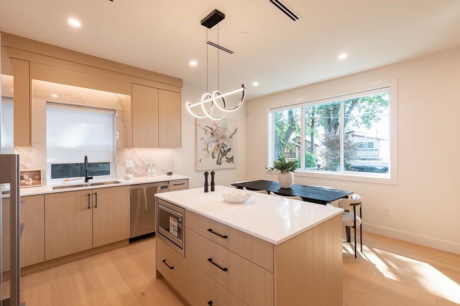 1 3615 Turner Street Vancouver, BC - 13