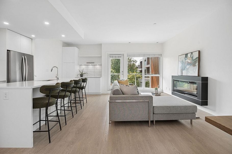 16 3596 Salal Drive North Vancouver, BC - 19