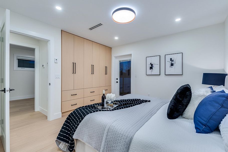 1 5459 Rhodes Street Vancouver, BC - 18
