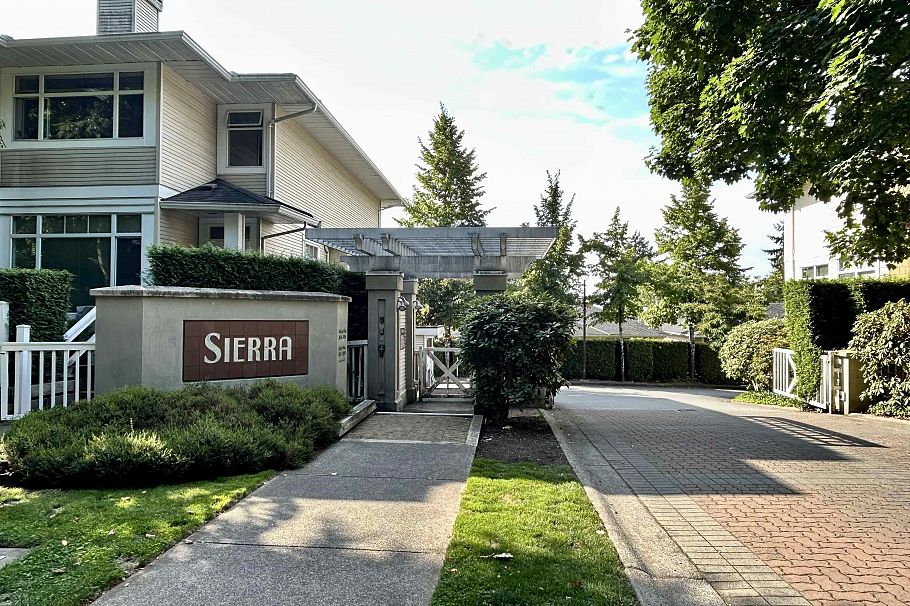 1 3596 Whitney Place Vancouver, BC - 1