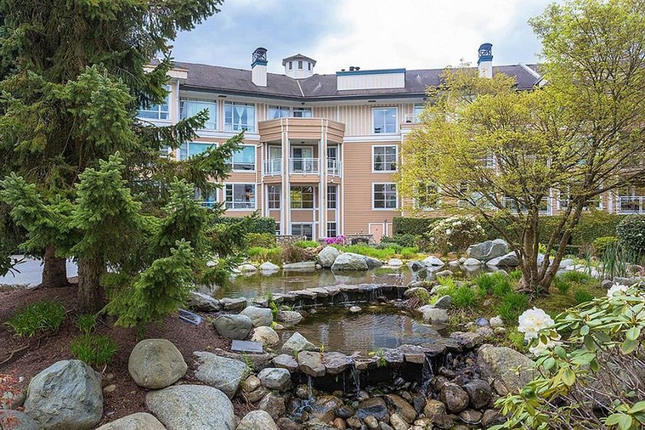 422 3629 Deercrest Drive North Vancouver, BC - 3