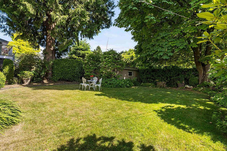 696 W 27th Avenue Vancouver, BC - 16