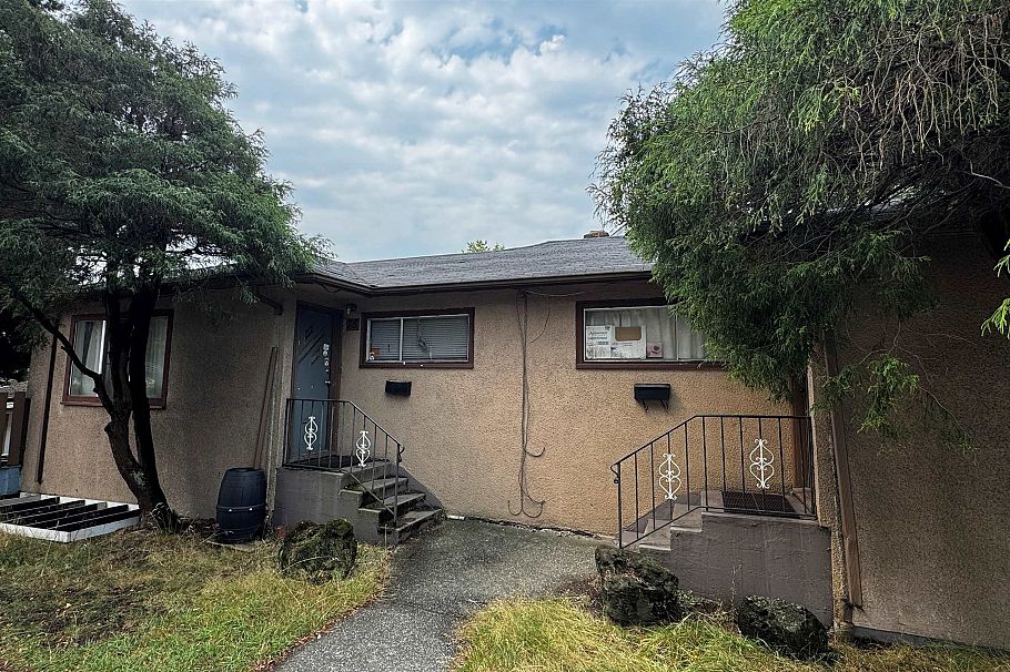 75 N Nanaimo Street Vancouver, BC - 4