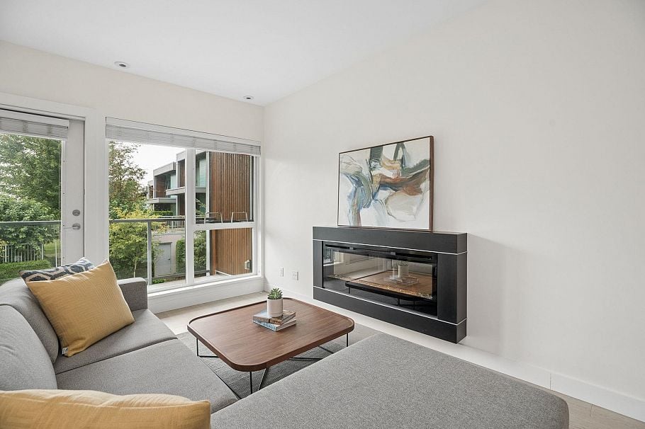 16 3596 Salal Drive North Vancouver, BC - 4
