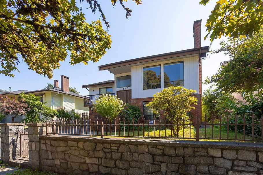 5618 Lancaster Street Vancouver, BC - 1