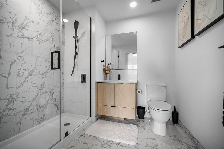 454 422 E 3rd Street North Vancouver, BC - 9