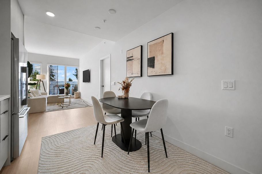 454 422 E 3rd Street North Vancouver, BC - 4