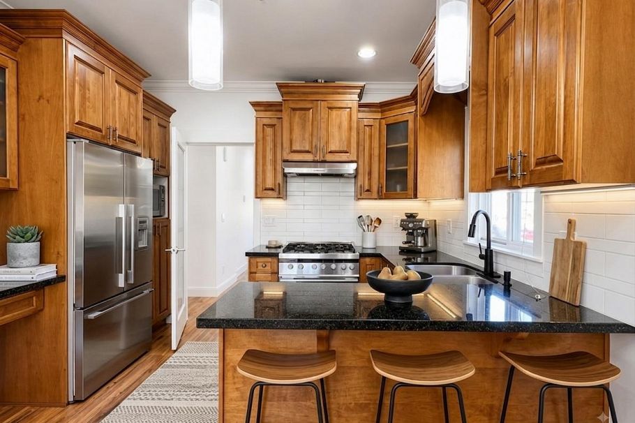 2388 E 5th Avenue Vancouver, BC - 9