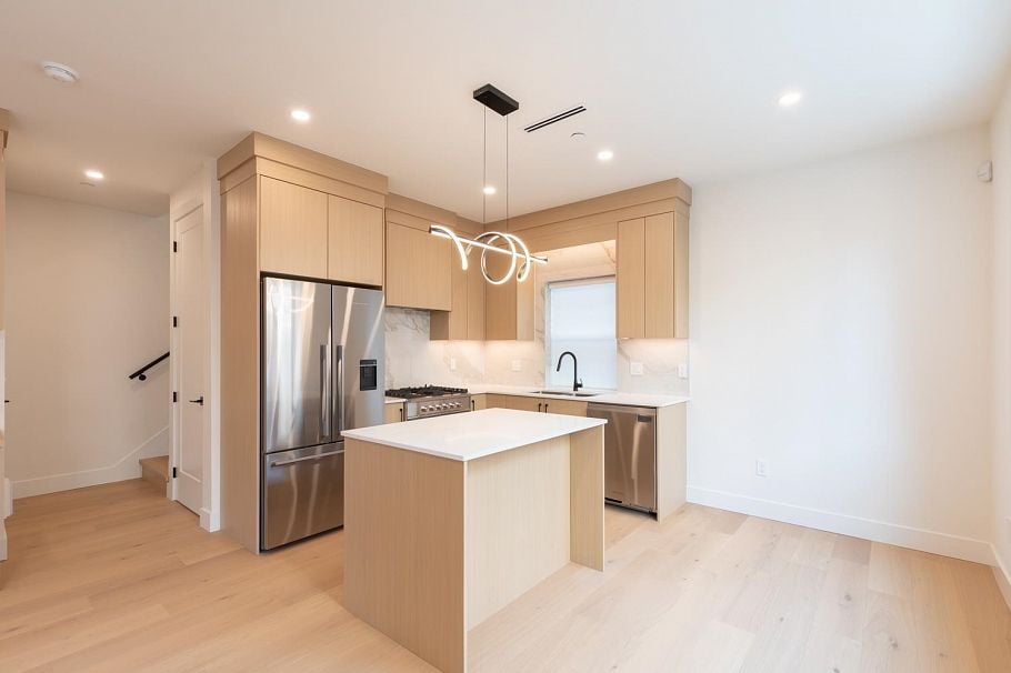 2 3615 Turner Street Vancouver, BC - 7