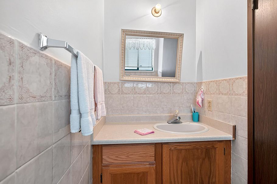 5618 Lancaster Street Vancouver, BC - 20