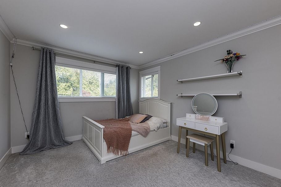 842 W 20th Street North Vancouver, BC - 18