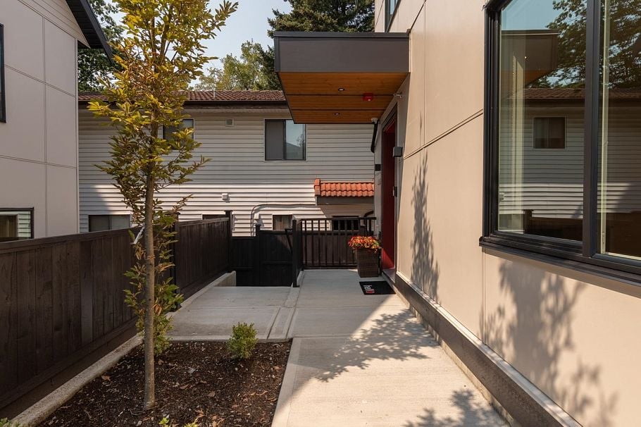 3 3615 Turner Street Vancouver, BC - 24