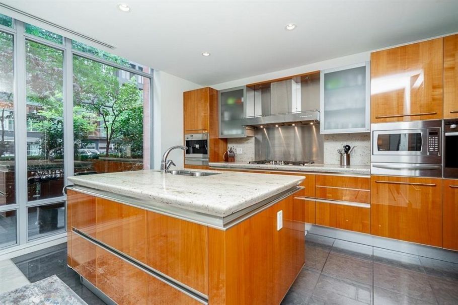 1163 W Cordova Street Vancouver, BC - 5