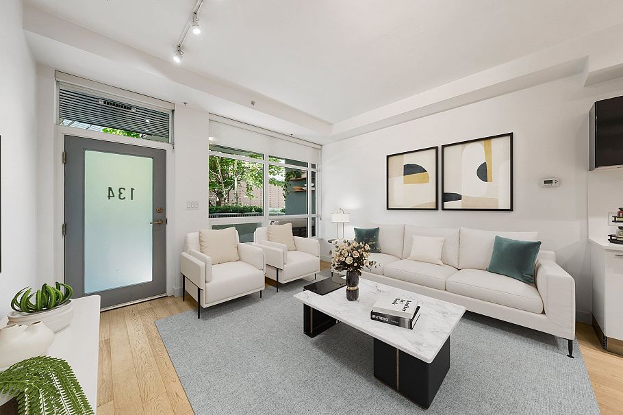 134 E 1st Avenue Vancouver, BC - 1