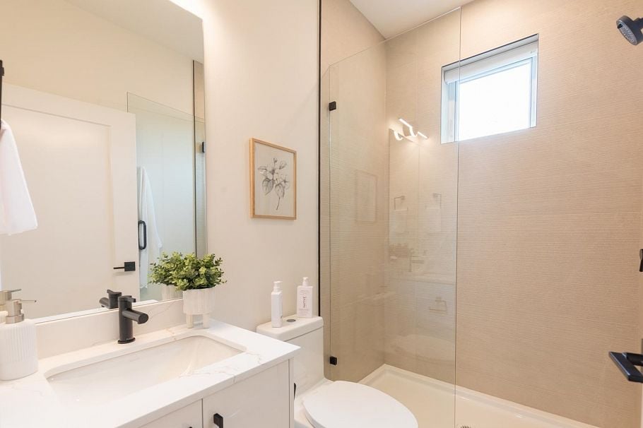 1 3615 Turner Street Vancouver, BC - 22