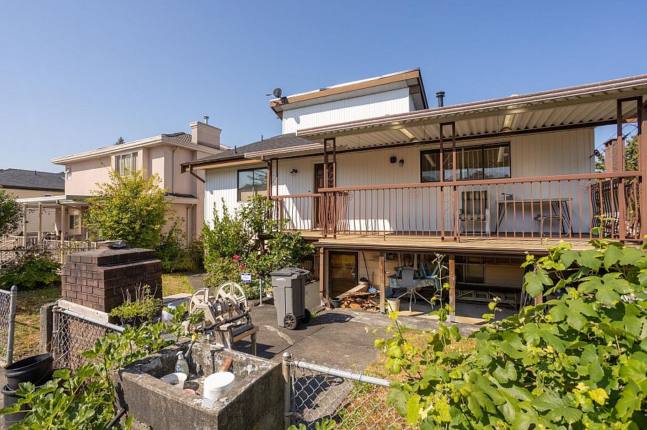 5618 Lancaster Street Vancouver, BC - 32