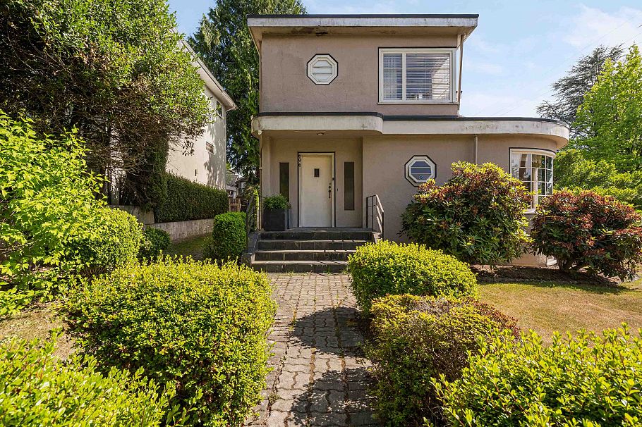 696 W 27th Avenue Vancouver, BC - 18