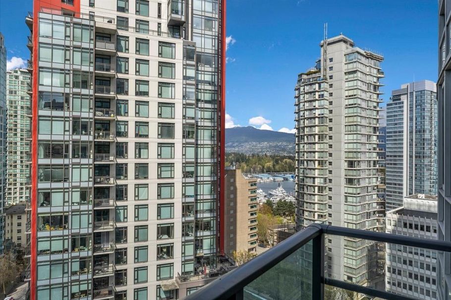 1707 1189 Melville Street Vancouver, BC - 11