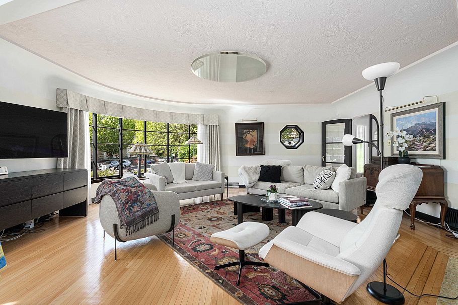 696 W 27th Avenue Vancouver, BC - 23