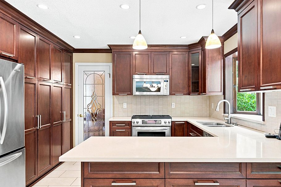 5519 Cliffridge Place North Vancouver, BC - 6