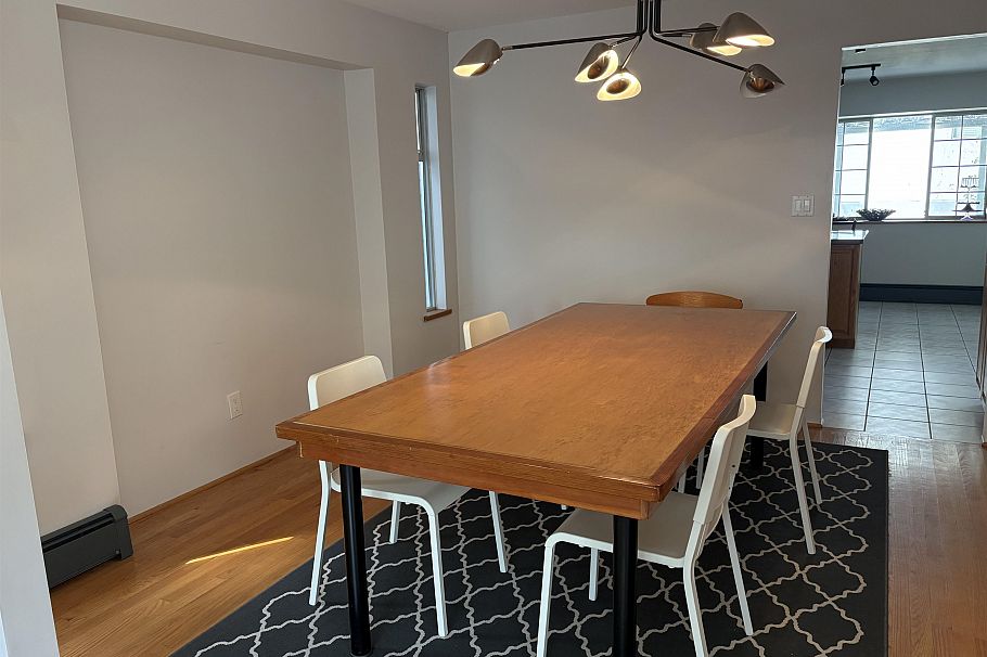 4227 W 14th Avenue Vancouver, BC - 4