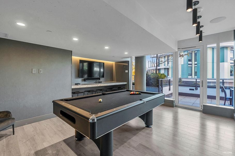 2405 8189 Cambie Street Vancouver, BC - 24