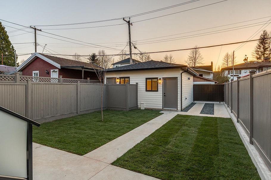 1 5459 Rhodes Street Vancouver, BC - 30