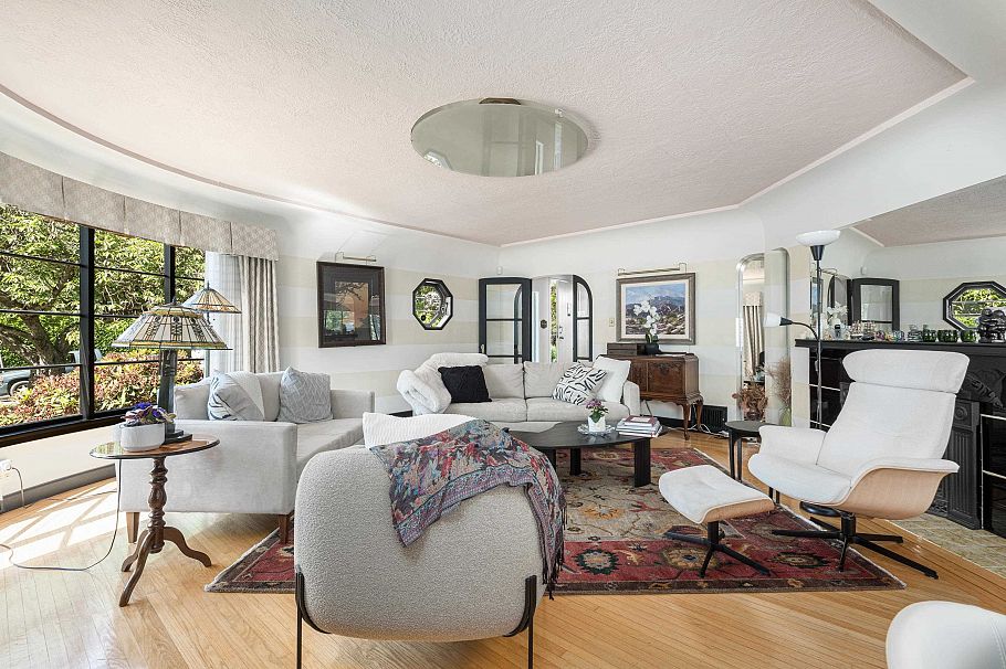 696 W 27th Avenue Vancouver, BC - 20