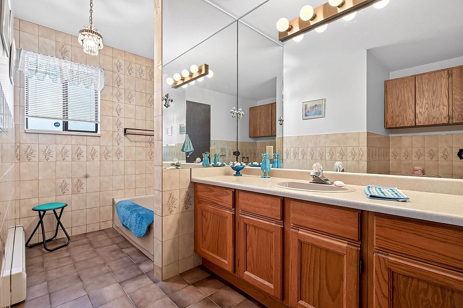 5618 Lancaster Street Vancouver, BC - 23