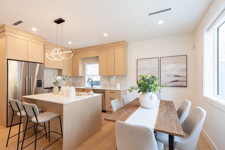 4 3615 Turner Street Vancouver, BC - 5