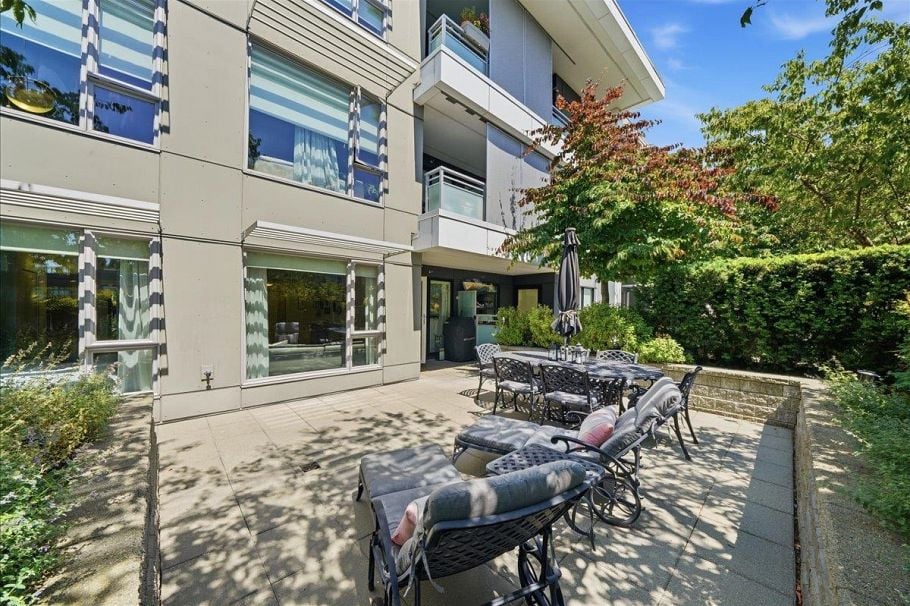 207 1061 Marine Drive North Vancouver, BC - 13