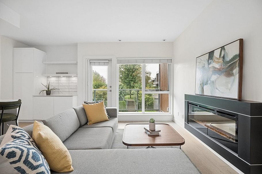 16 3596 Salal Drive North Vancouver, BC - 5